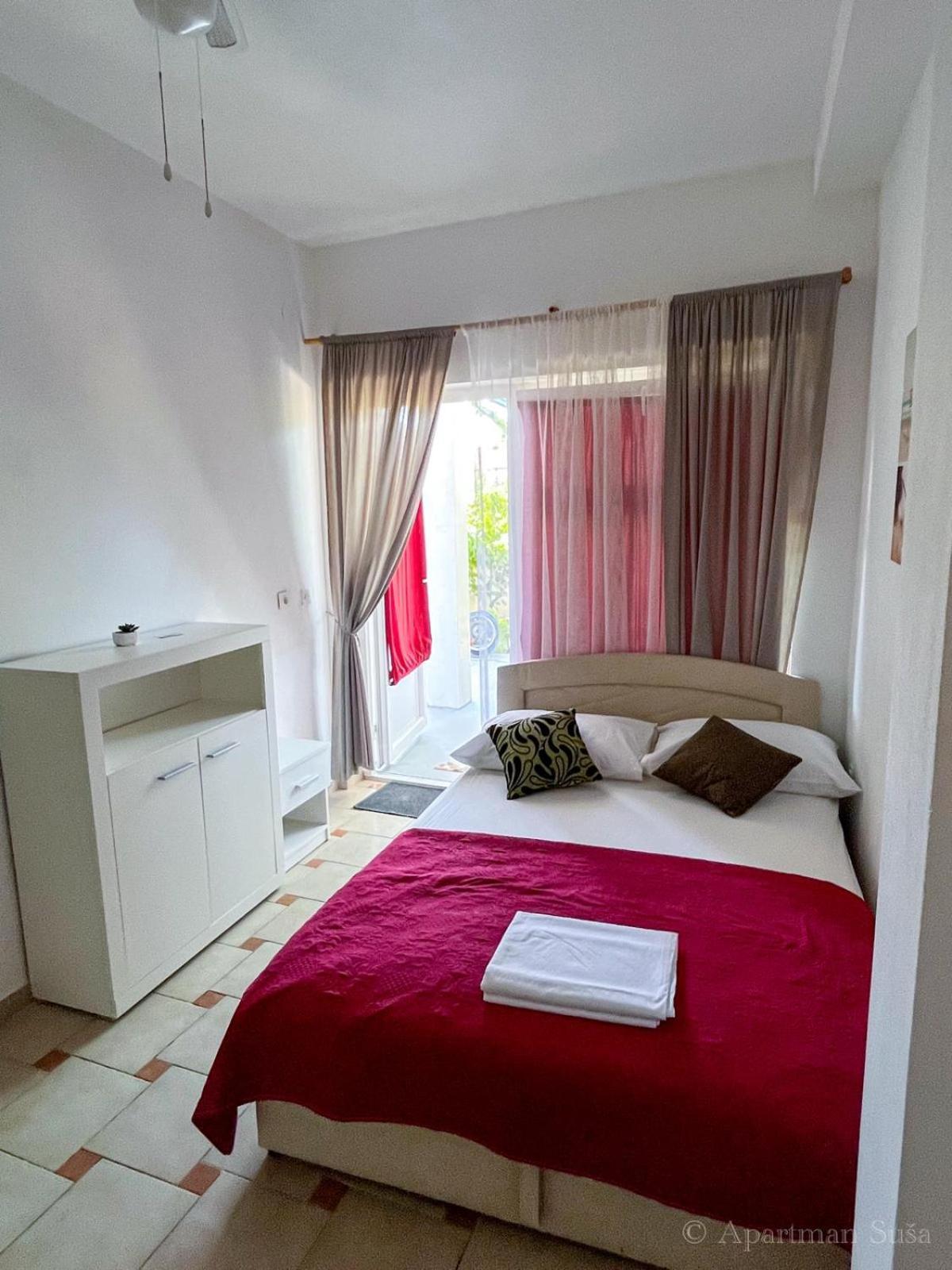Апартаменты Apartman Ana Водице Экстерьер фото